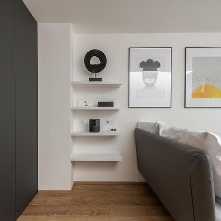 Fully Renovated Stylish Duplex In A Convenient Location Apartment Praga Exterior foto